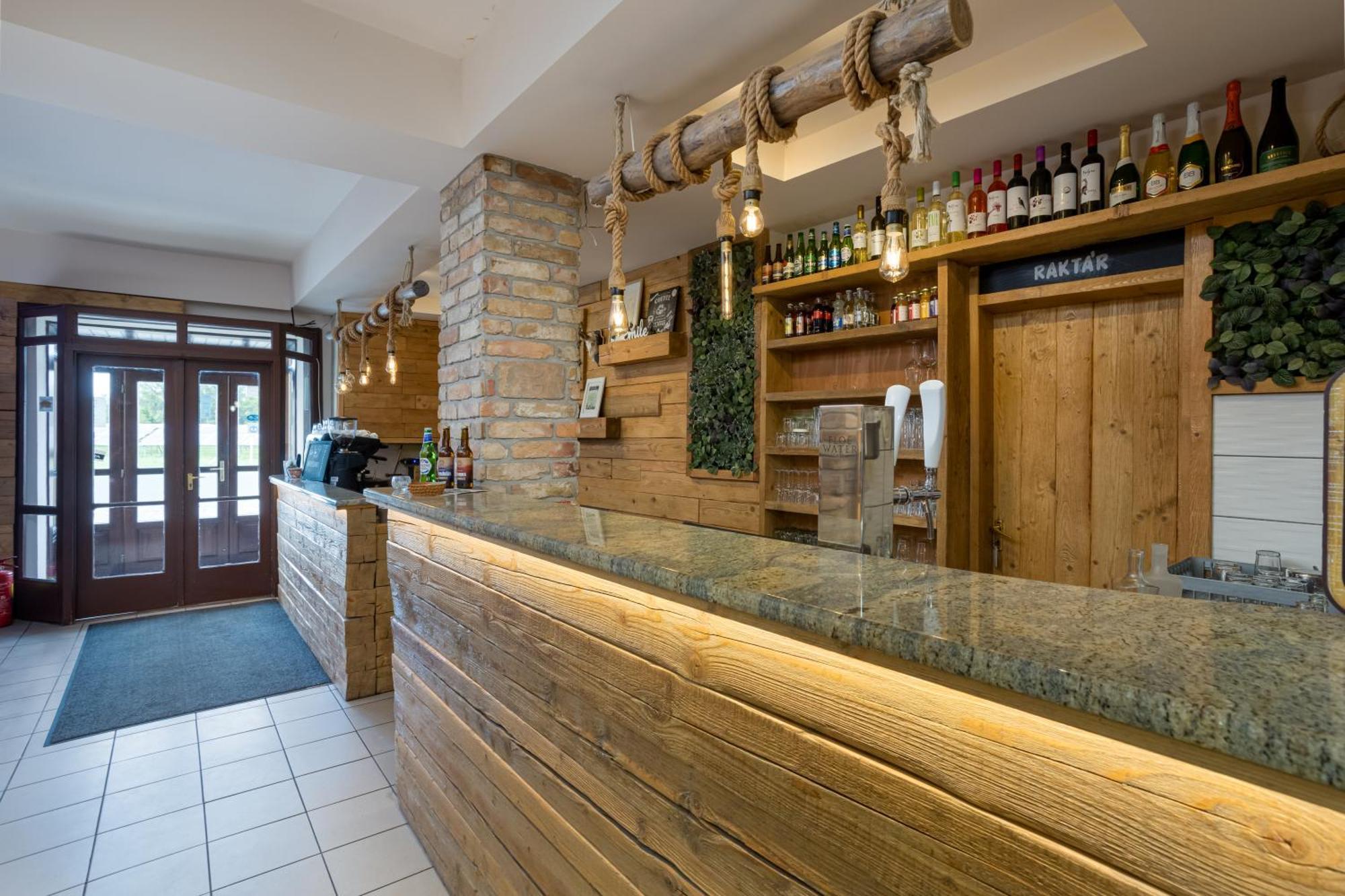 Hotel Forro Fogado & Bauer Bistro Roszke Zewnętrze zdjęcie